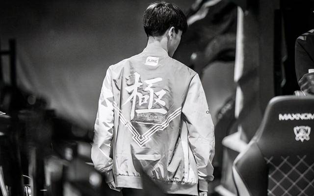 TheShy回归赛场，高光表现首场状态亮眼，IG观众沸腾！的简单介绍