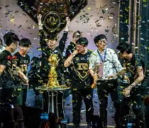 矿大主帅疑似对主裁不满